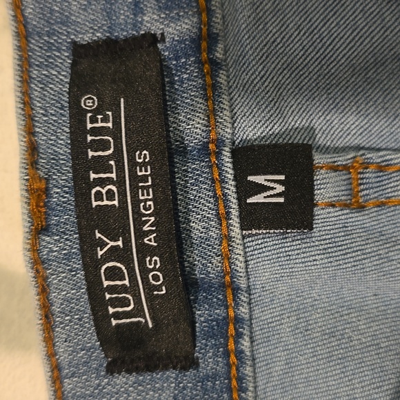 Judy Blue cuffed denim shorts size Medium - Picture 4 of 4